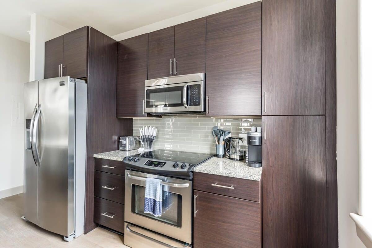 2br Luxury With Rooftop Deck & Pool